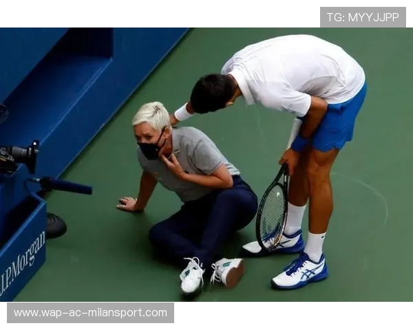 德约对视裁判引爆表情包